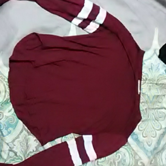 Maroon crop top - Picture 2 of 2